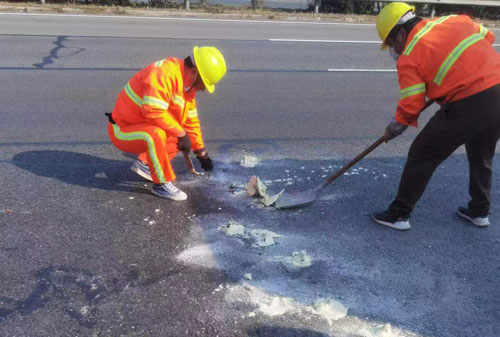 壤塘公路下沉注浆加固